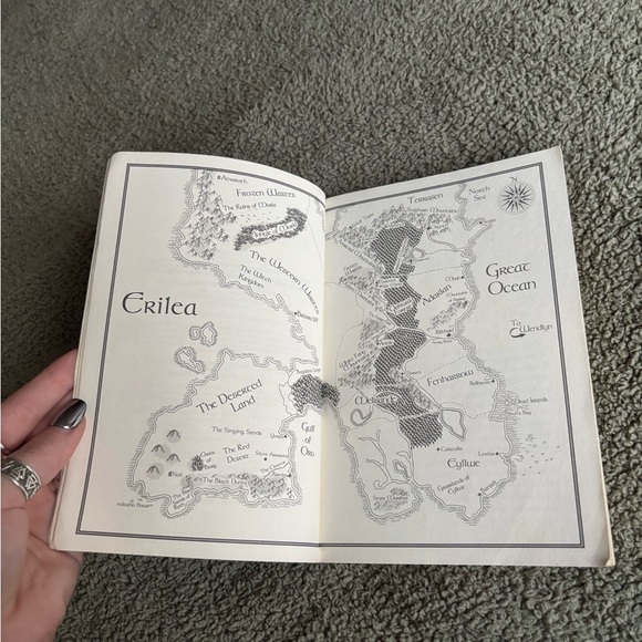 Throne of Glass 1st Edition Original Cover Art - Picture 10 of 10